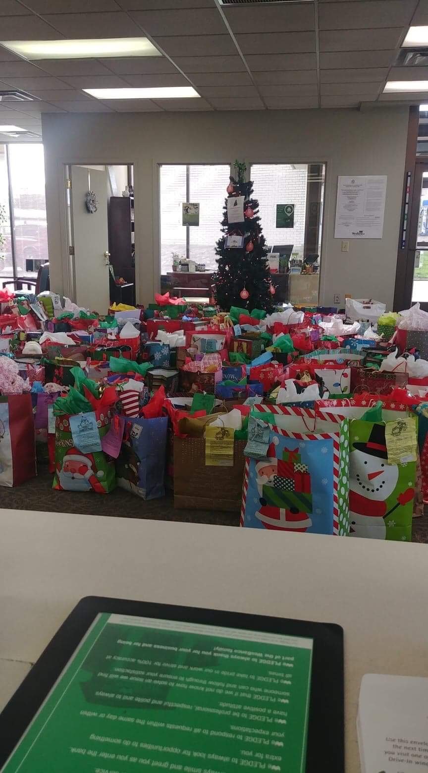 United Way of the Crossroads hosting 'Senior Giving Tree' to make sure  local senior citizens get gifts, Holidays