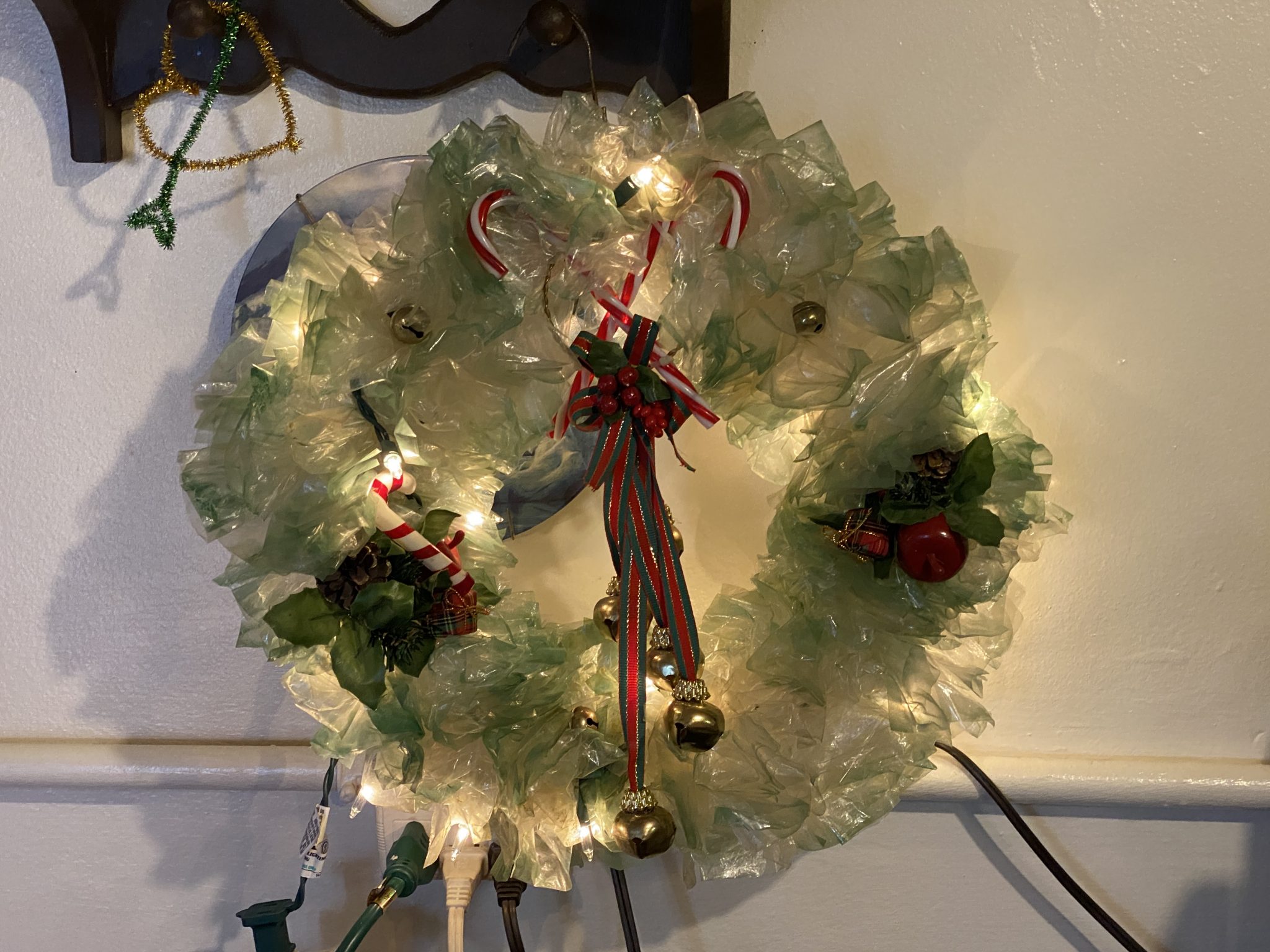 Circleville Woman Creates Christmas Tree From Over 3,000 Sandwich Bags