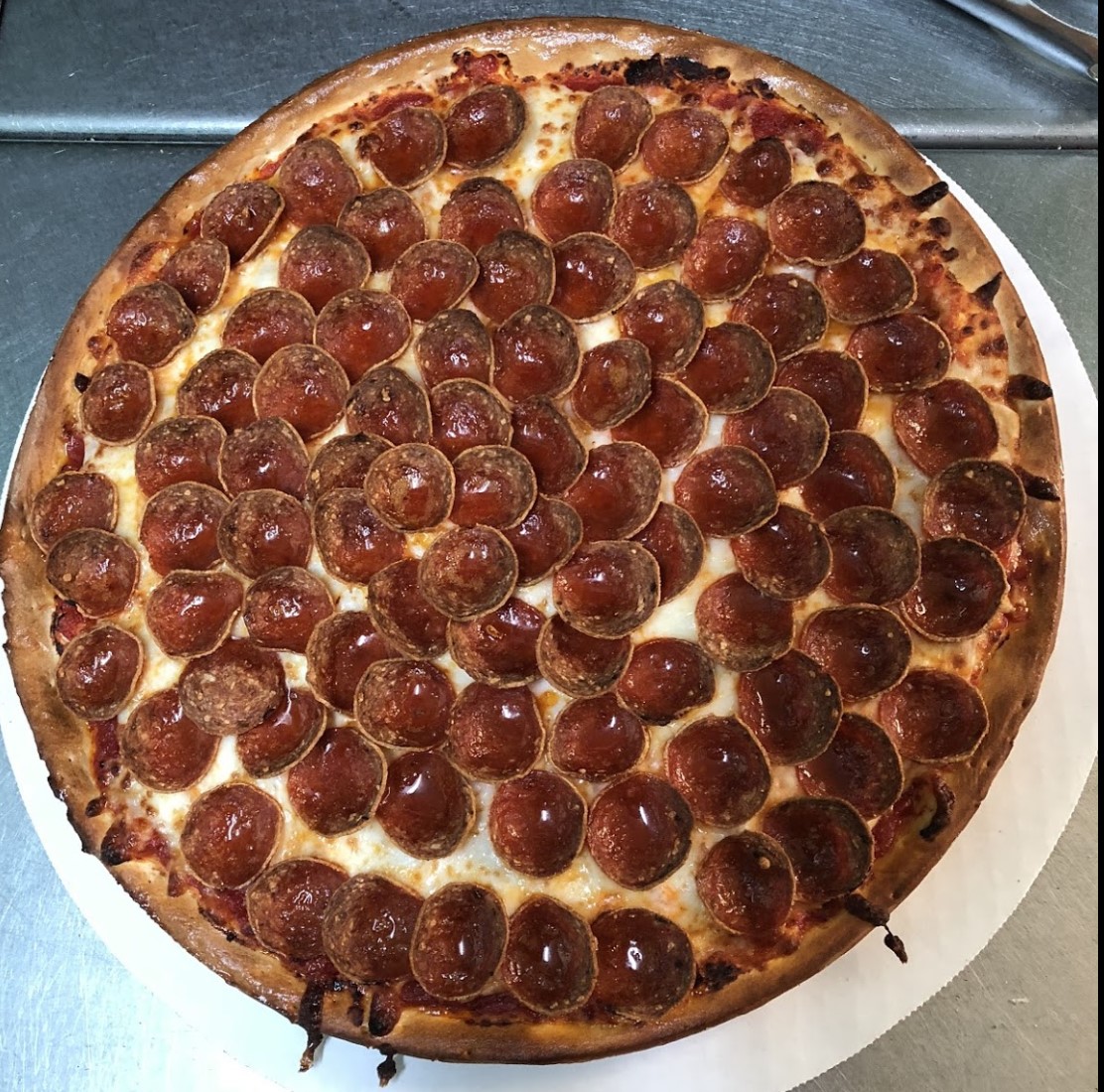 FOOD REVIEW Commercial Point Pizza Local Favorite in Native Location