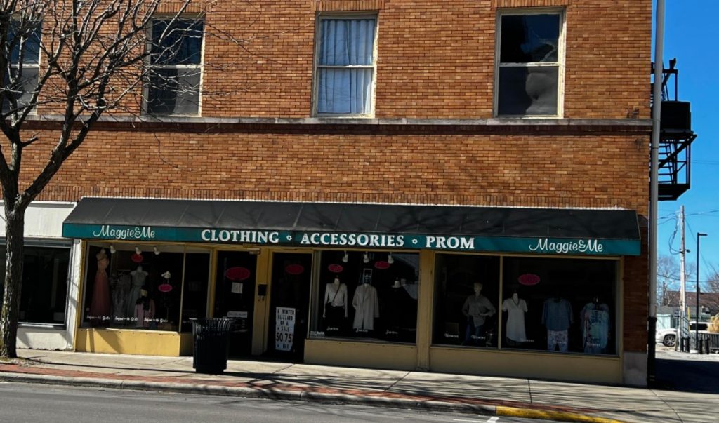 Downtown Circleville Clothing Store Closing Location, Final Week