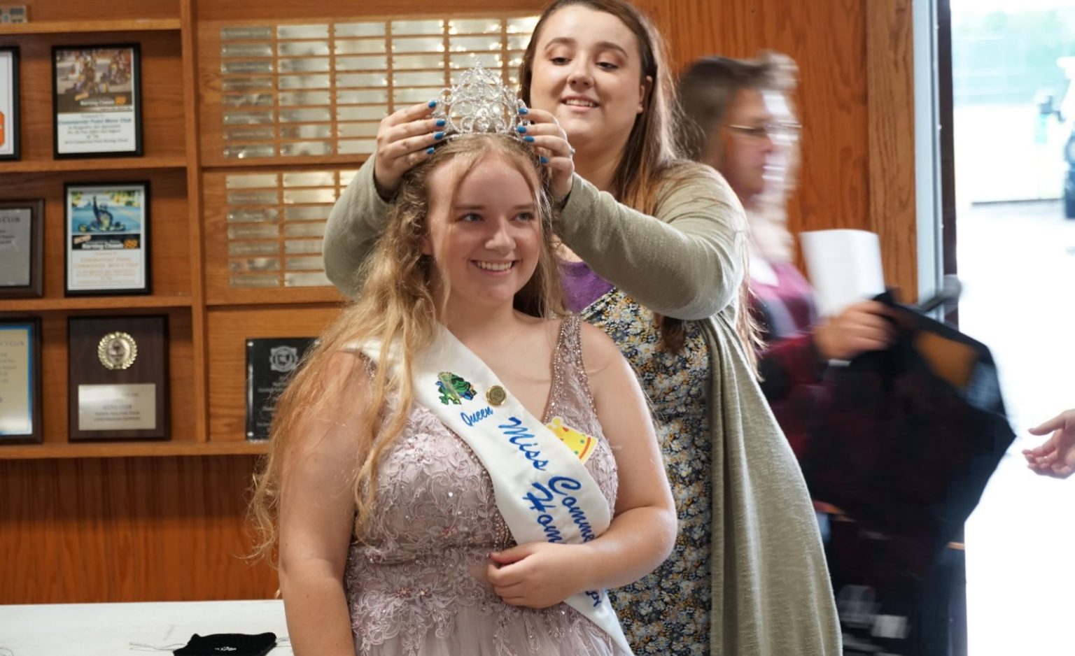 Pickaway County Commercial Point Festival Crowns Queen