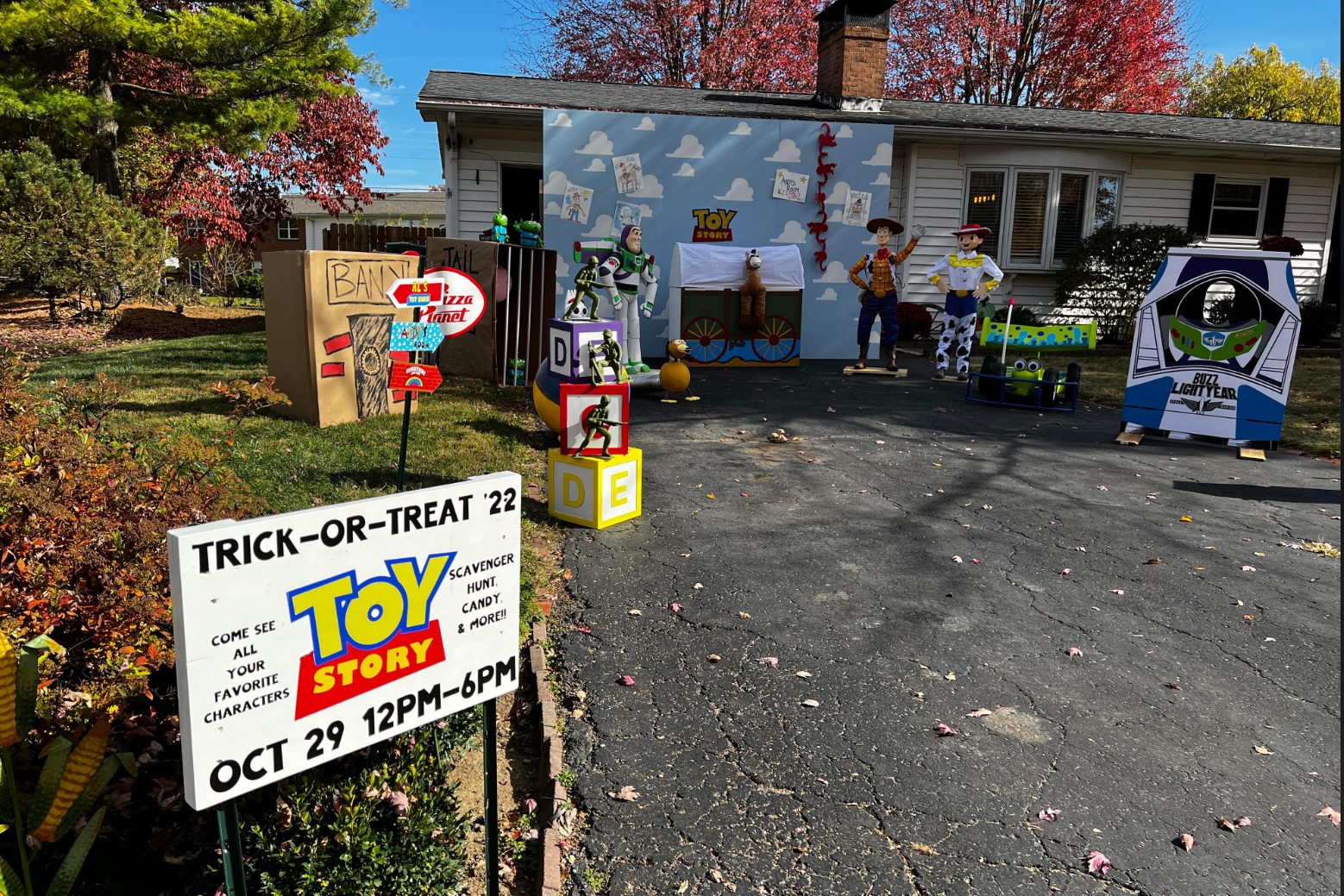 Circleville Locals Create Toy Story Display for Trick or Treat