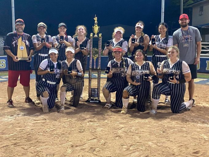 Local Circleville Softball League Goes Undefeated in National Championship Scioto Post