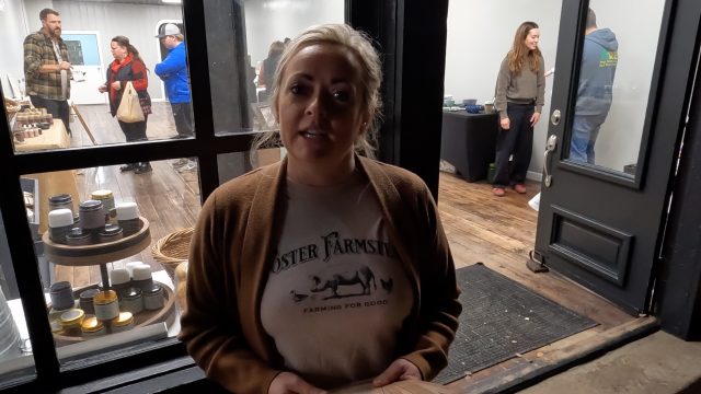 2025-11-21e Foster Farms & market 00.35